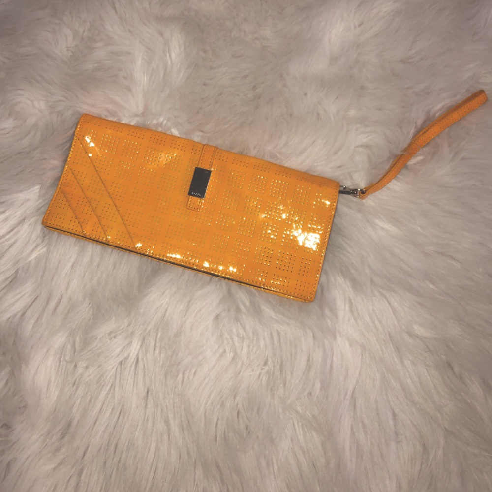 LODIS clutch wristlet wallet. Chic Yellow.